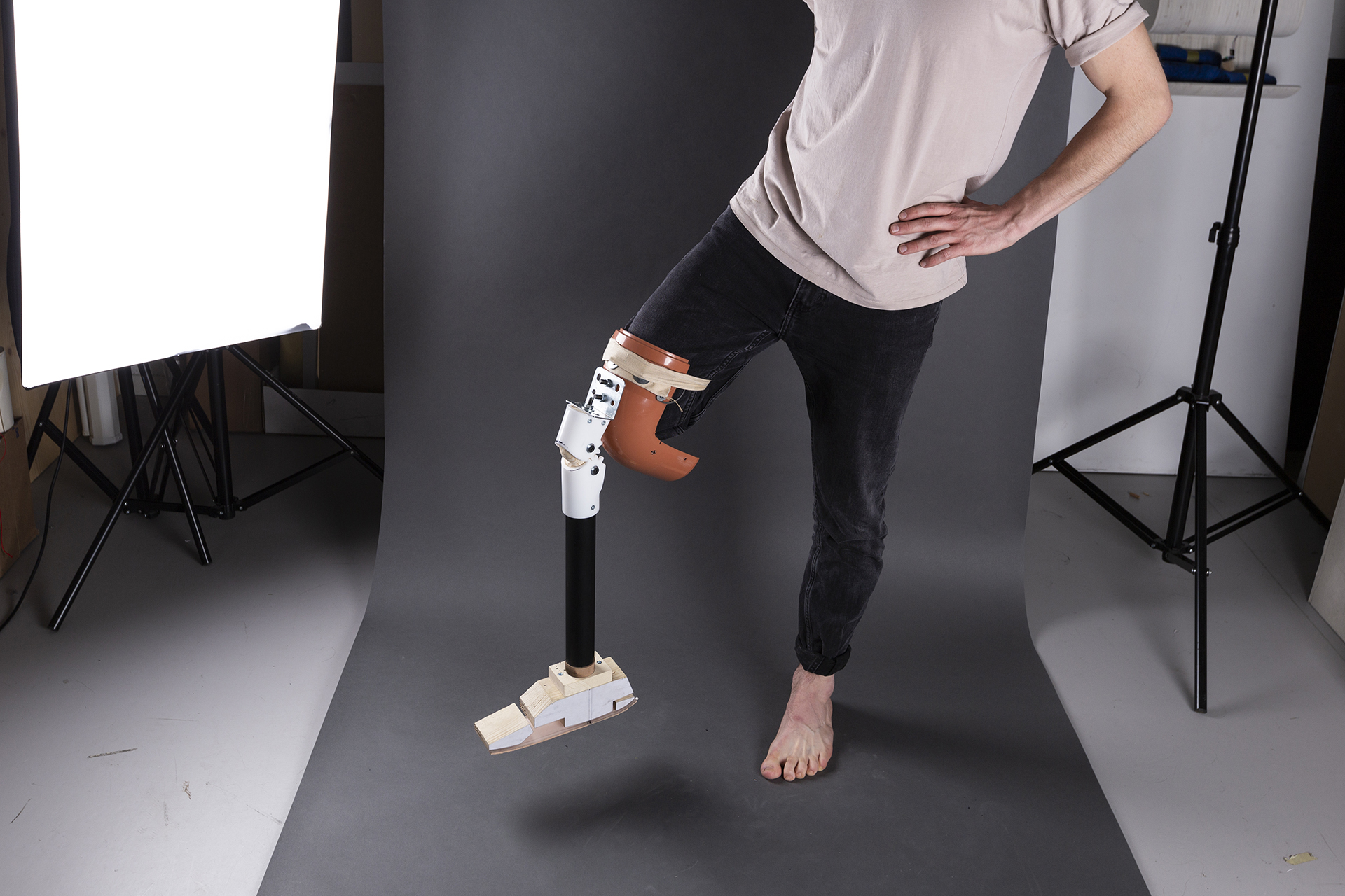 Project Circleg – low cost prosthetic leg system