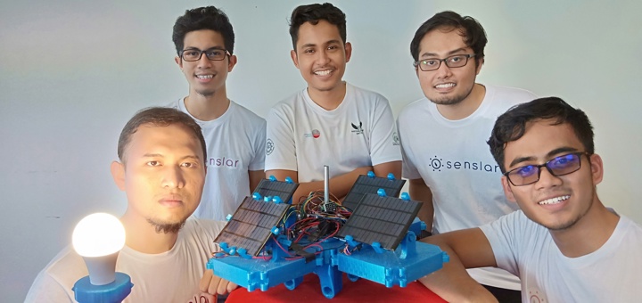 Image of Nicolas Orellana and Yaseen Noorani with their prototype of O-Wind Turbine